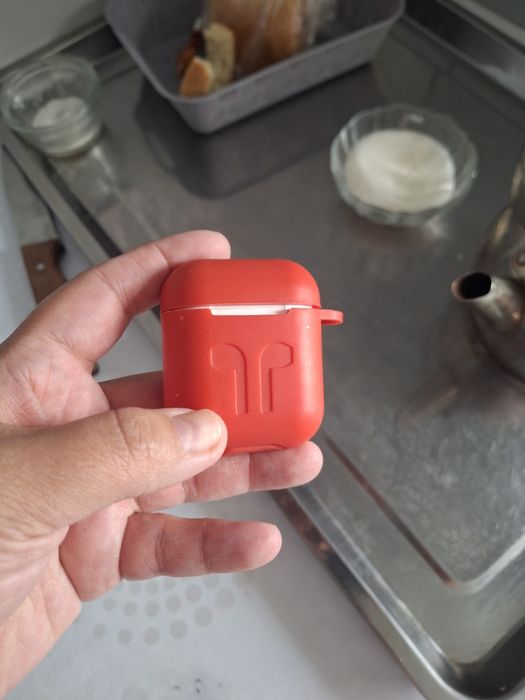 Продаю наушники airpods