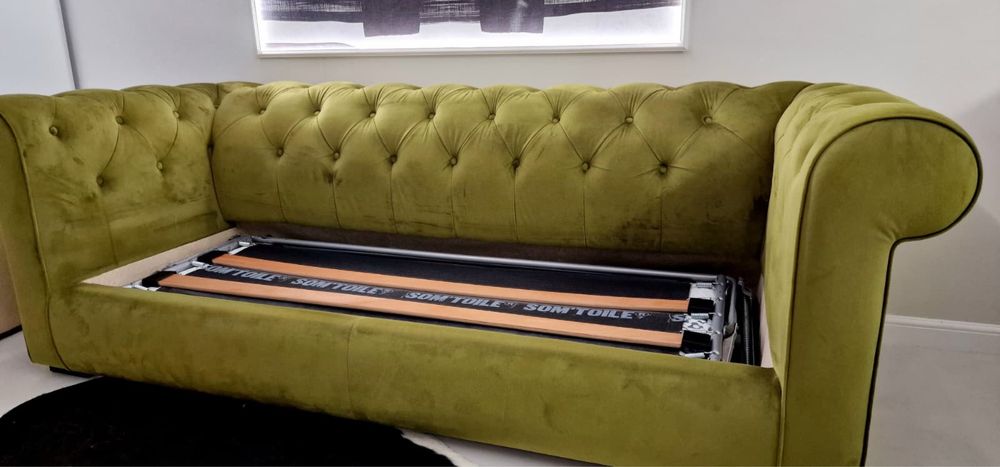 Canapea chesterfield