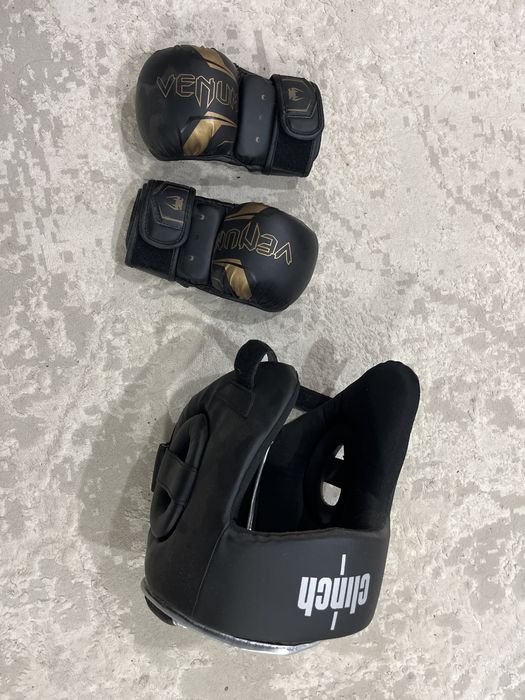 Шлем и накладки в отличном состояний