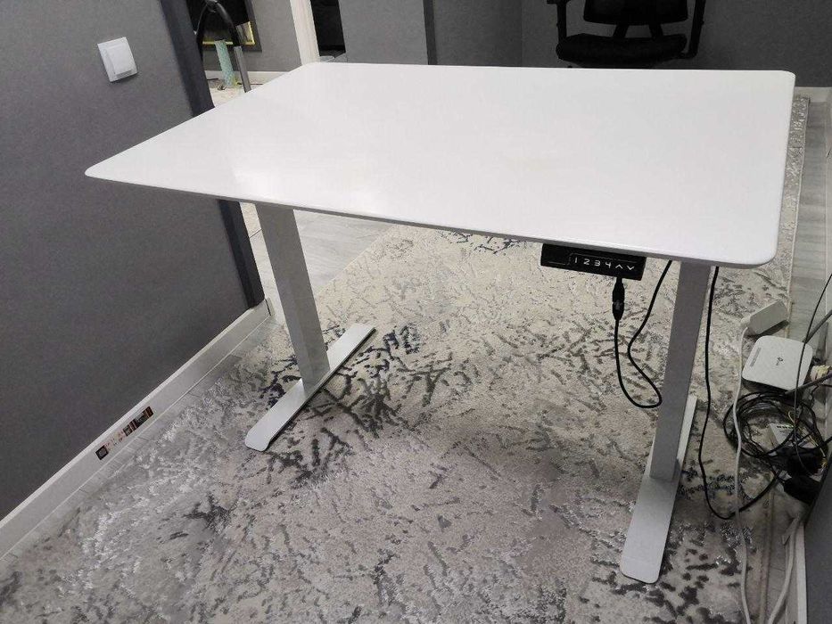 Стол с регулировкой высоты
