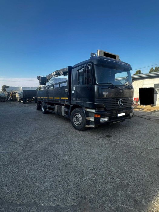 Camion cu macara Mercedes Actros și remorca.Pretul ptr remorca separat