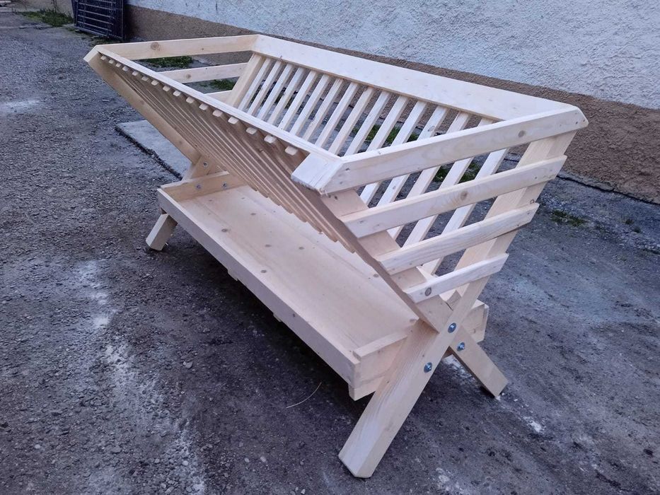 Hranitoare pentru  oi si capre