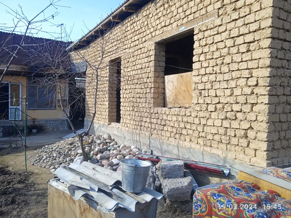 8sotix 5 ta xonali uy 3ta uy tayyor 2ta yangi qurilgan 140.000$ narx