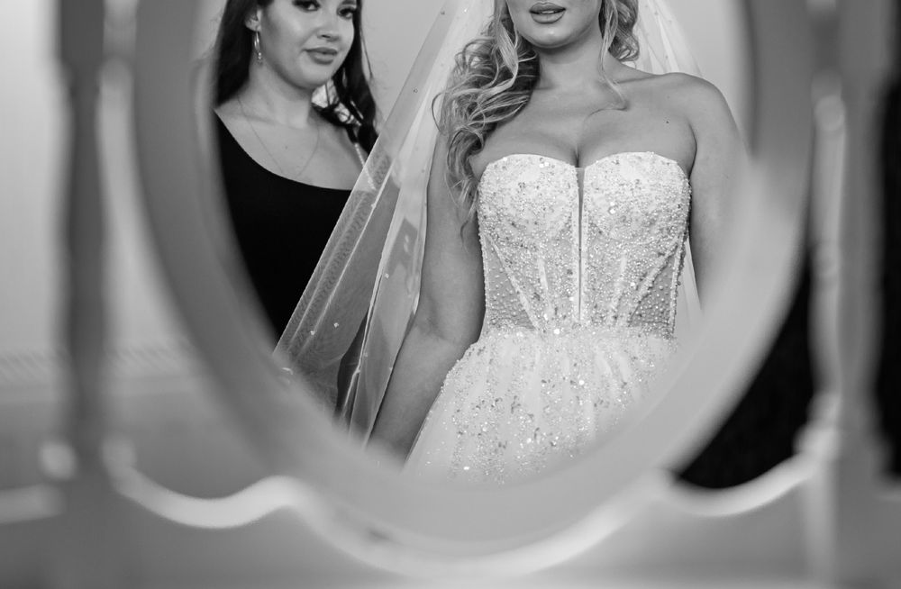 Vand Rochie Mireasa de Lux