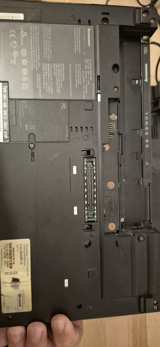 Laptop IBM / ThinkPad T60 + docking station + monitor