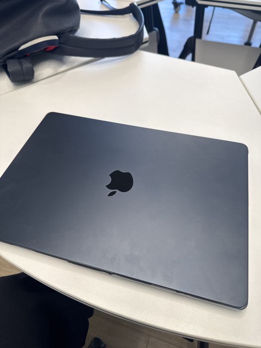Macbook air15 m3 512гб