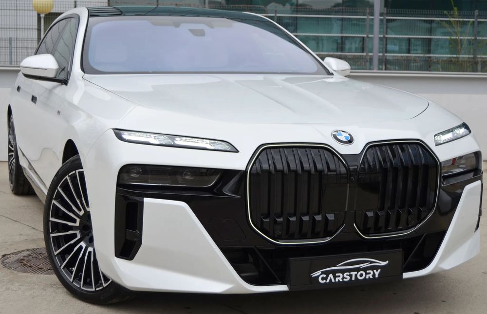 BMW Seria 7 BMW 740d Individual - TV Spate - Usi Electrice