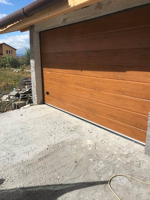 Usi de garaj  Stejar Auriu