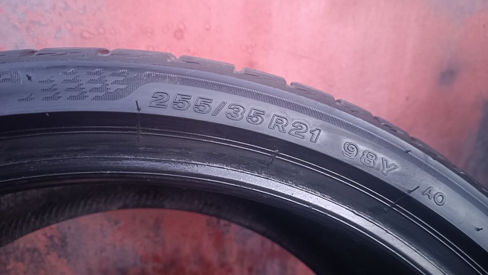 255/35/21 Bridgestone