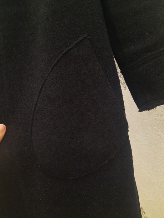 Сырт киім сатылады.