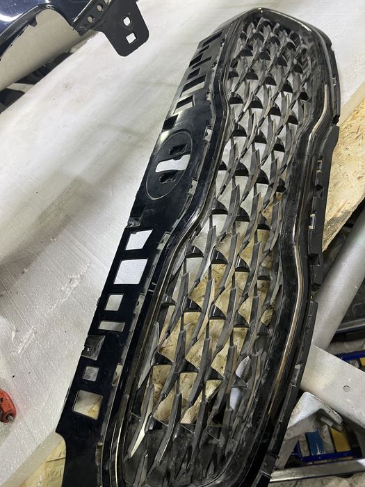 Продам Kia sportage решетка радиатора