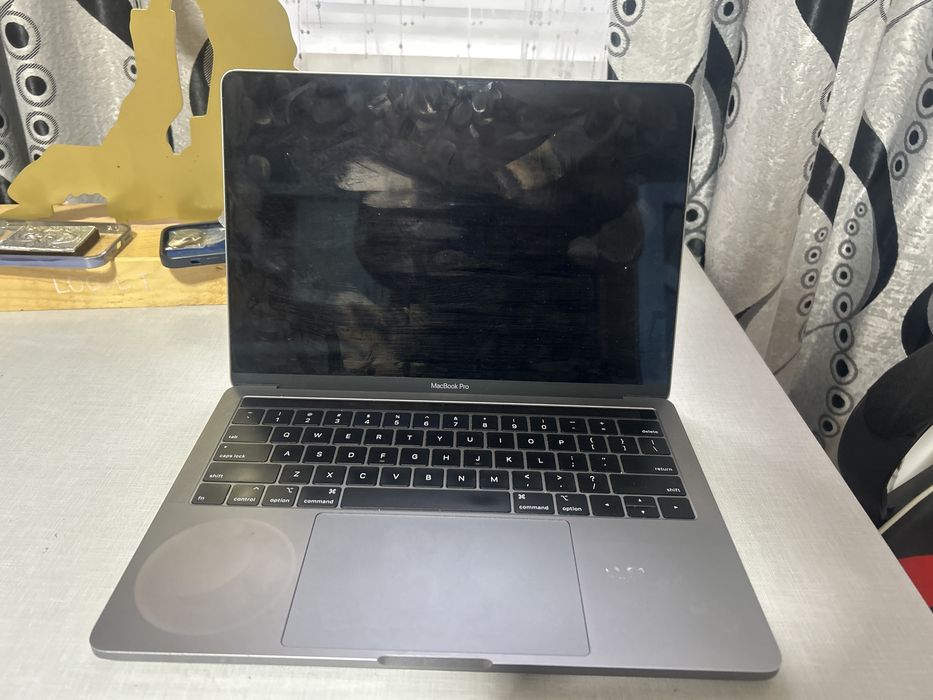 macbook pro 13 2018 second hand si noi de vanzare • Anunturi • OLX.ro