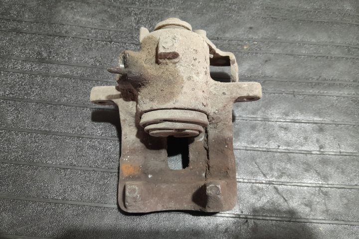 Etrier spate dreapta Audi A4 B7