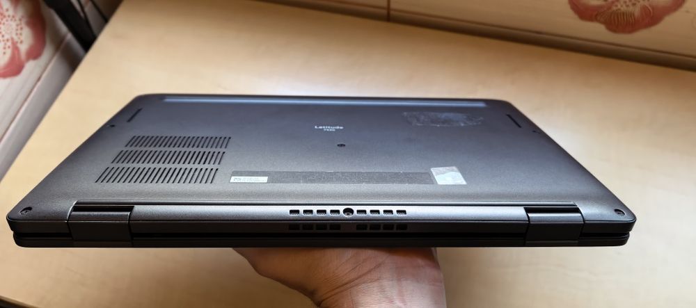 Laptop Dell 7430 Touchscreen---i7 1265U gen 12---16GB DDR4---512GB SSD
