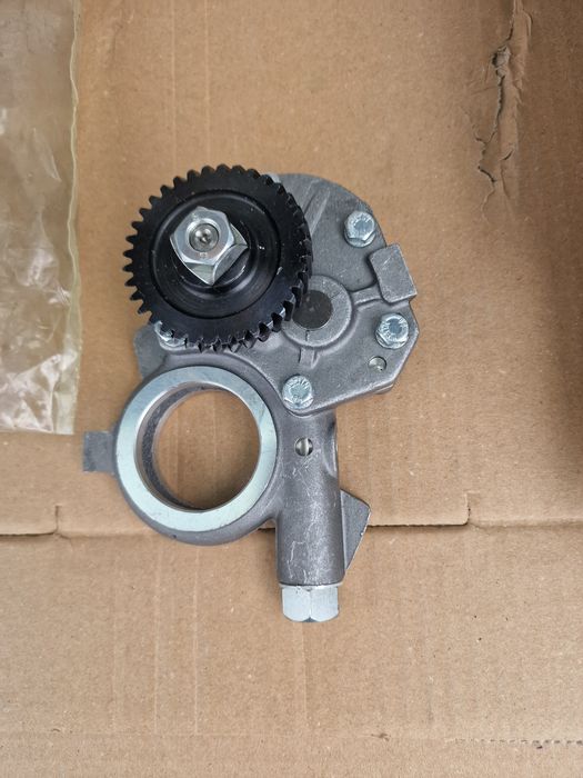 Pompa ulei tractor fiat 211 215 import Italia noua preț 1650  lei se p