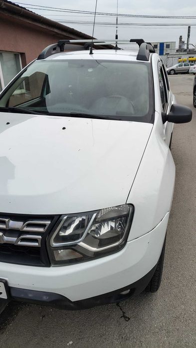 Vând Dacia Duster