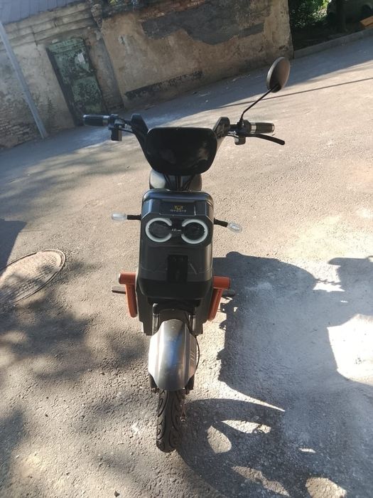 Продам электросамокат новый