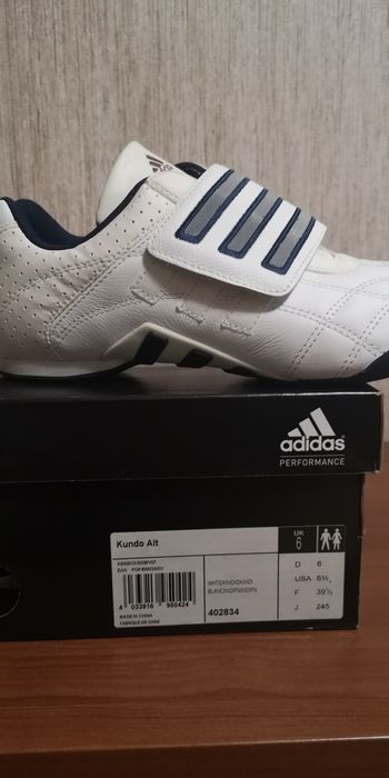 Продам кроссовки