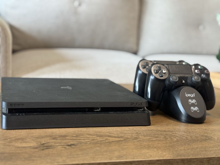 PlayStation 4 Slim
