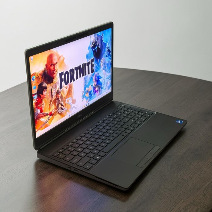 15.6’UHD 4K 600nits/RTX A3000 6GB/Core i7-11850H/Dell Precision 7560/32GB DDR4/512GB SSD