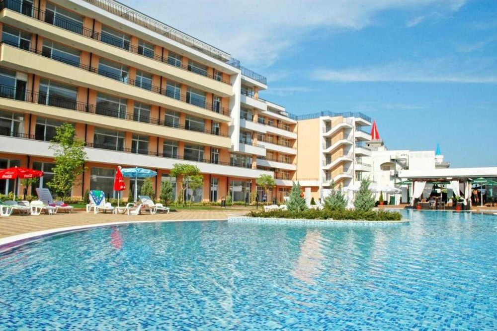 Просторен двустаен апартамент в централната част, к-с „Гранд Камелия“