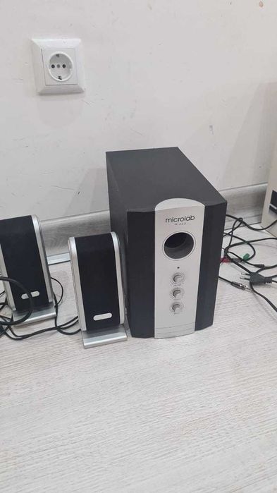 Продается сабвуфер Microlab M-223 и колонки б/у