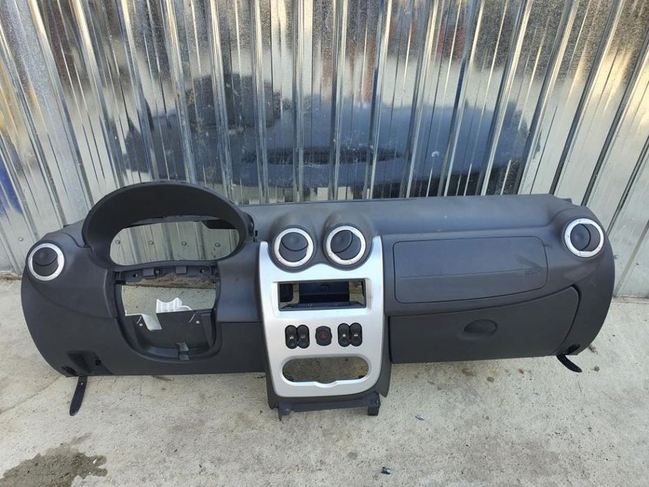 Plansa bord Dacia Logan MCV,an 2010