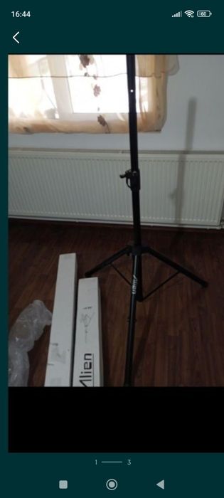 Vînd pereche stative boxe noi