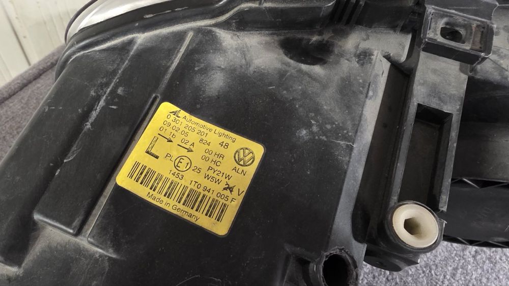 Фар ляв VW Touran 2003-2006
