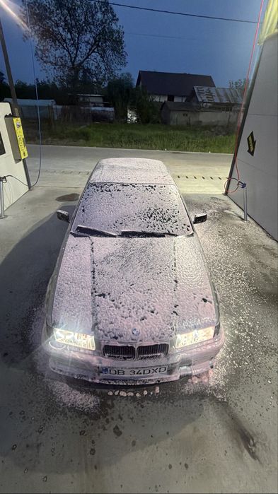 BMW 3 Series 1993 — imagine 3