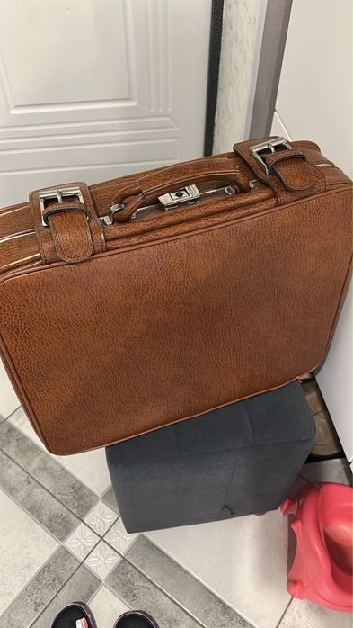 Продам чемодан сумка