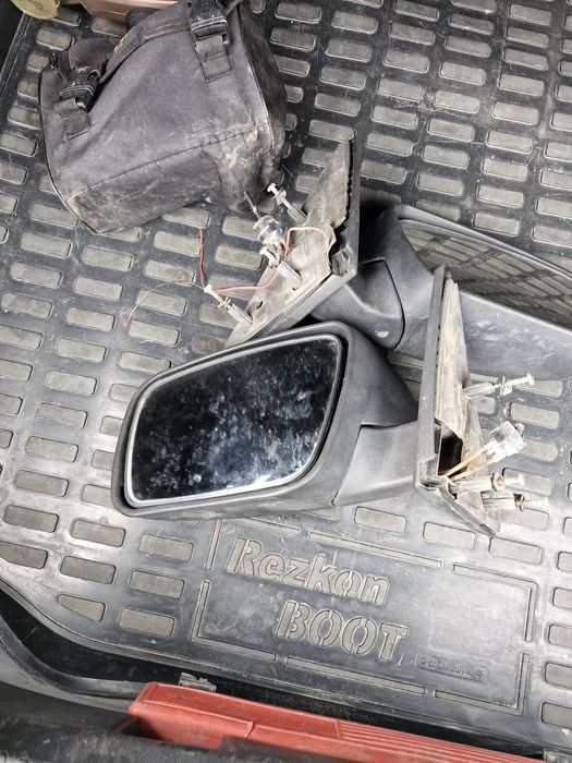 Зеркало заднего вида