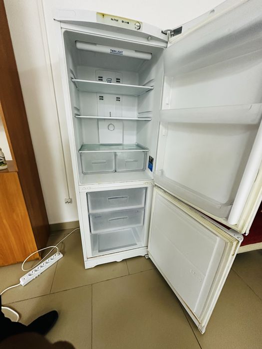 Холадилник Indesit