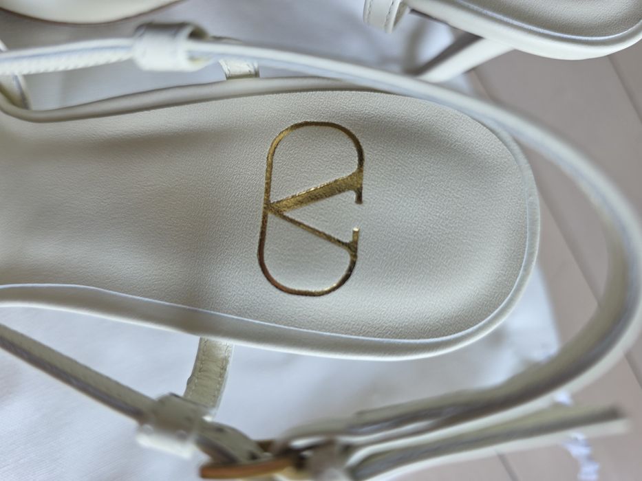 Valentino VLogo бели обувки, размер 39 — нови