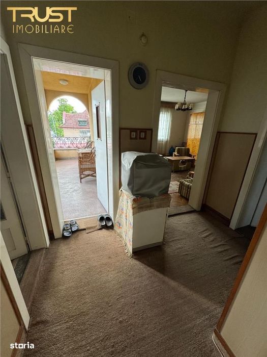 Casa cu 5 camere l 406 MP Teren l Garaj l Andrei Muresanu