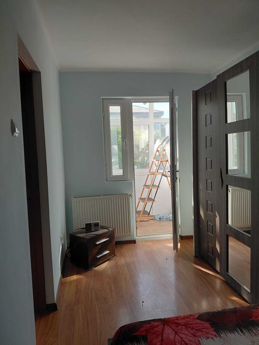 Ap  de vanzare renovat , 2 camere, loc. Barlad,  Aleea Parc nr 33etaj 3. Pret 50000 eur negociabil Tel  0752510322/ 0745986557