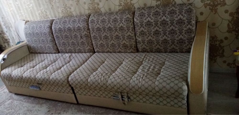 Продам хороший диван