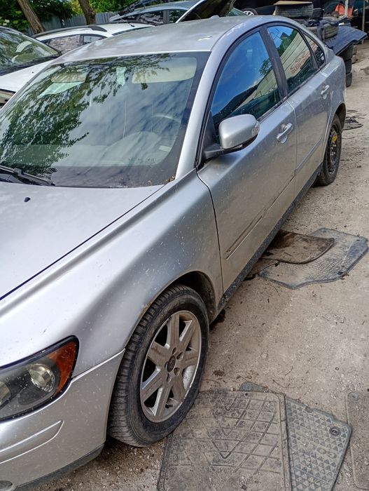 Dezmembrez Volvo S40