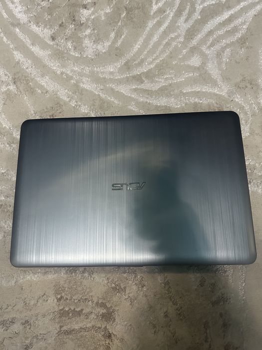 Asus vivobook i5