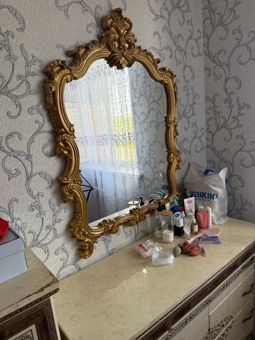 Мебель айнасымен