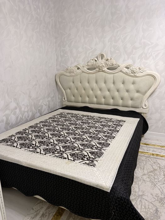 Двухспальная кровать
