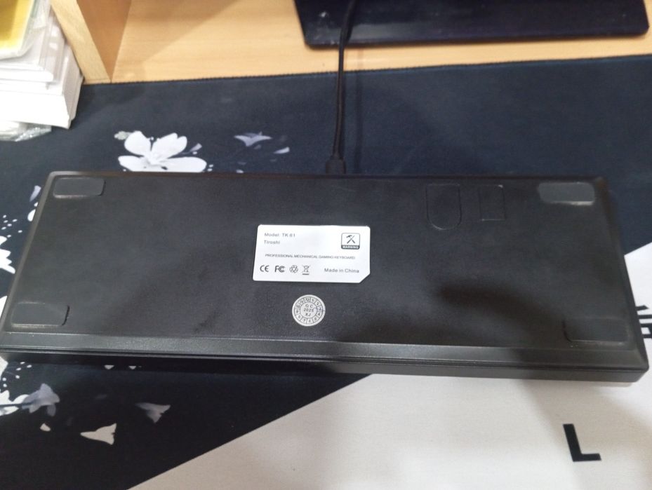 Продам клавиатуру