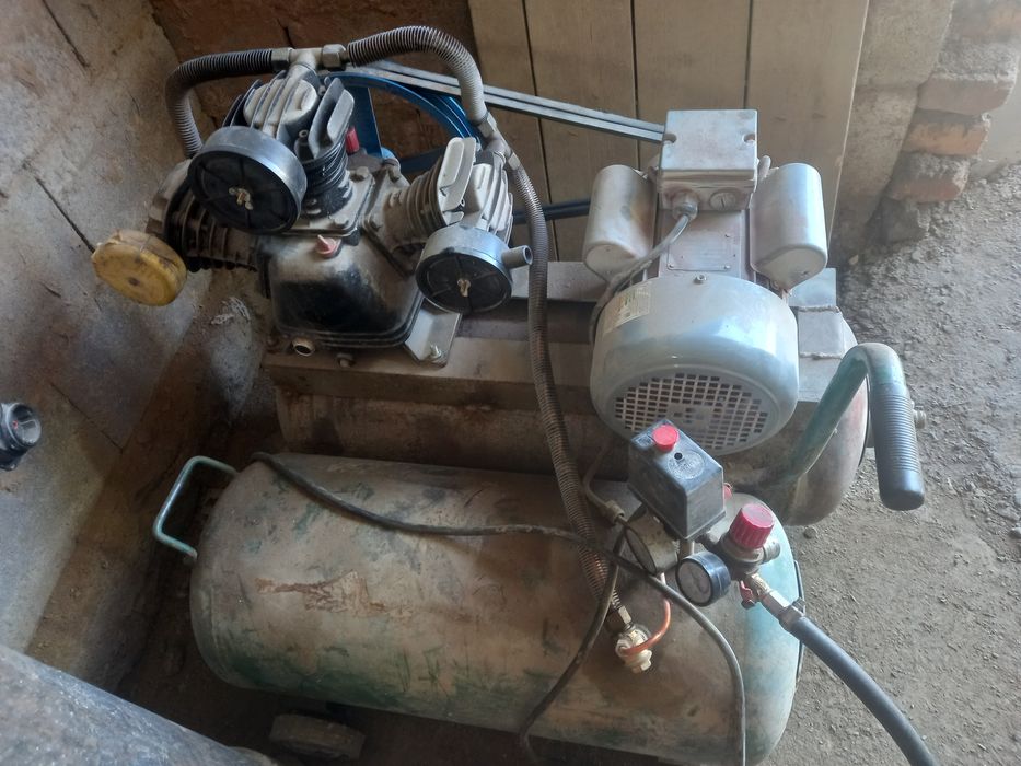 мощный компрессор 3 поршень