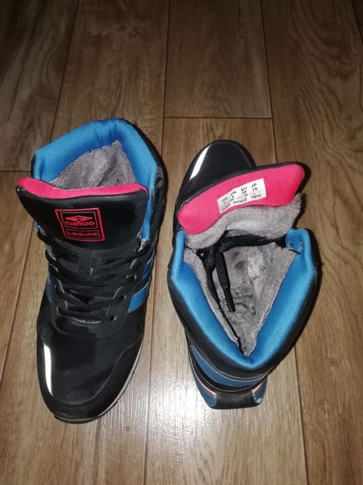 Кроссовки 38-39 р-р