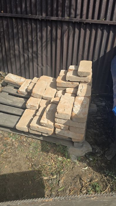 Продам советские красные кирпичи.