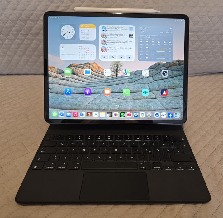 Ipad Pro 12.9  4-th(2020) 128 Gb Wi-Fi cu Magic Keybord + Husă + Pen