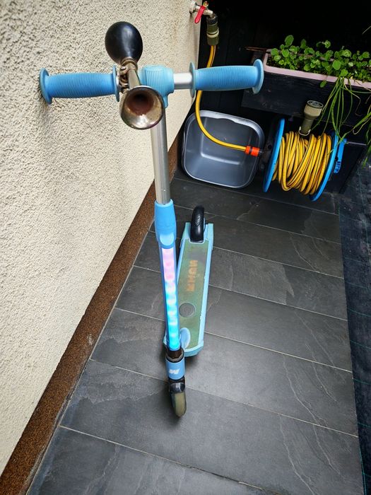 Vând trotineta electrica pt copii