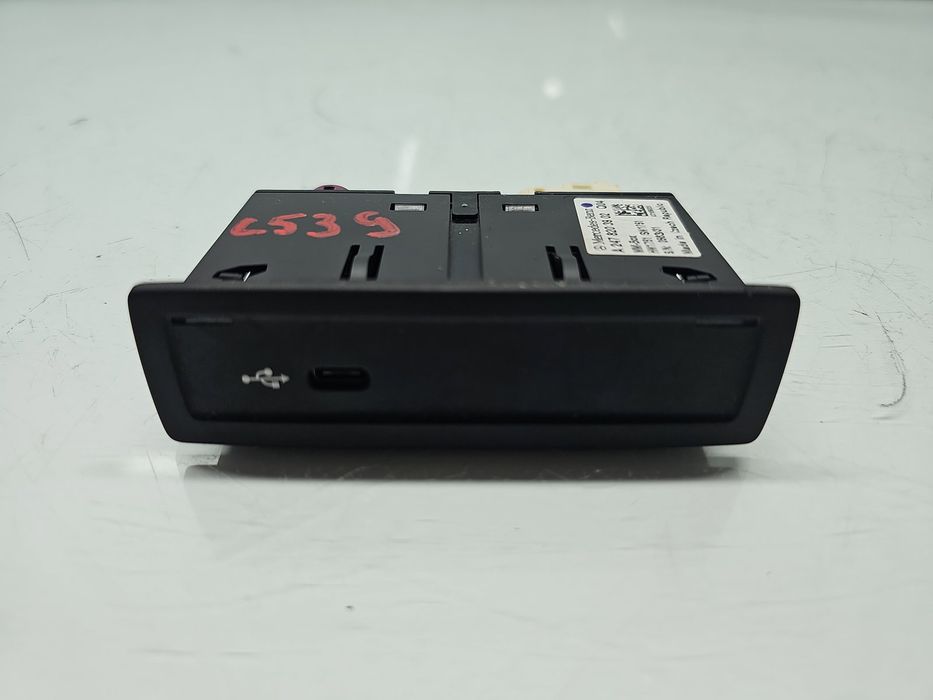 Conector auxiliar USB Mercedes Clasa A (W177) [Fabr 2019-2024] A247820