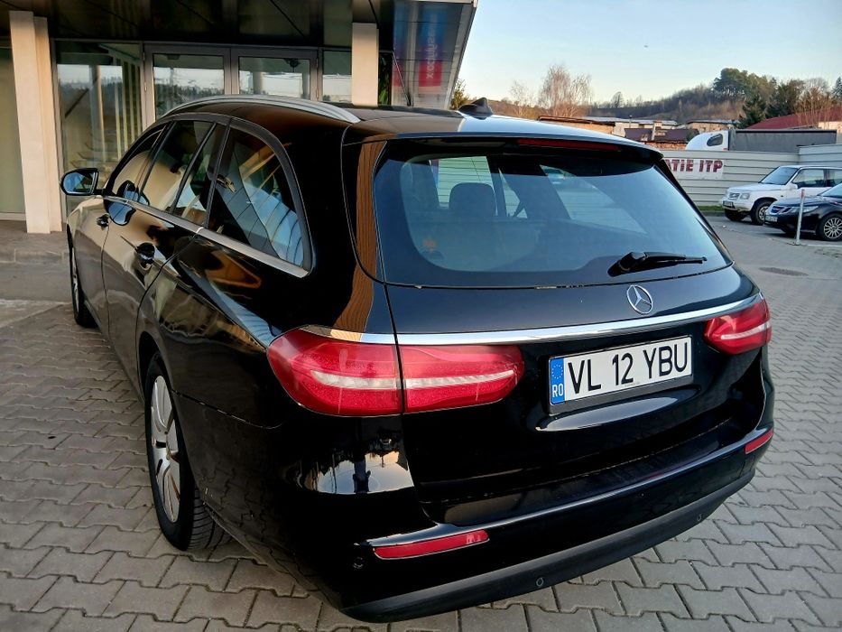 Mercedes-Benz E220 2018 4MATIC 15900€ Impecabil