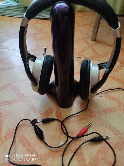 Наушники.           .